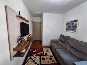Living area - Charmoso Apartamento Próximo ao Consulado EUA (São Sebastião Porto Alegre)