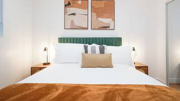 3 habitaciones, tabla de planchar con plancha, cuna de viaje y wifi