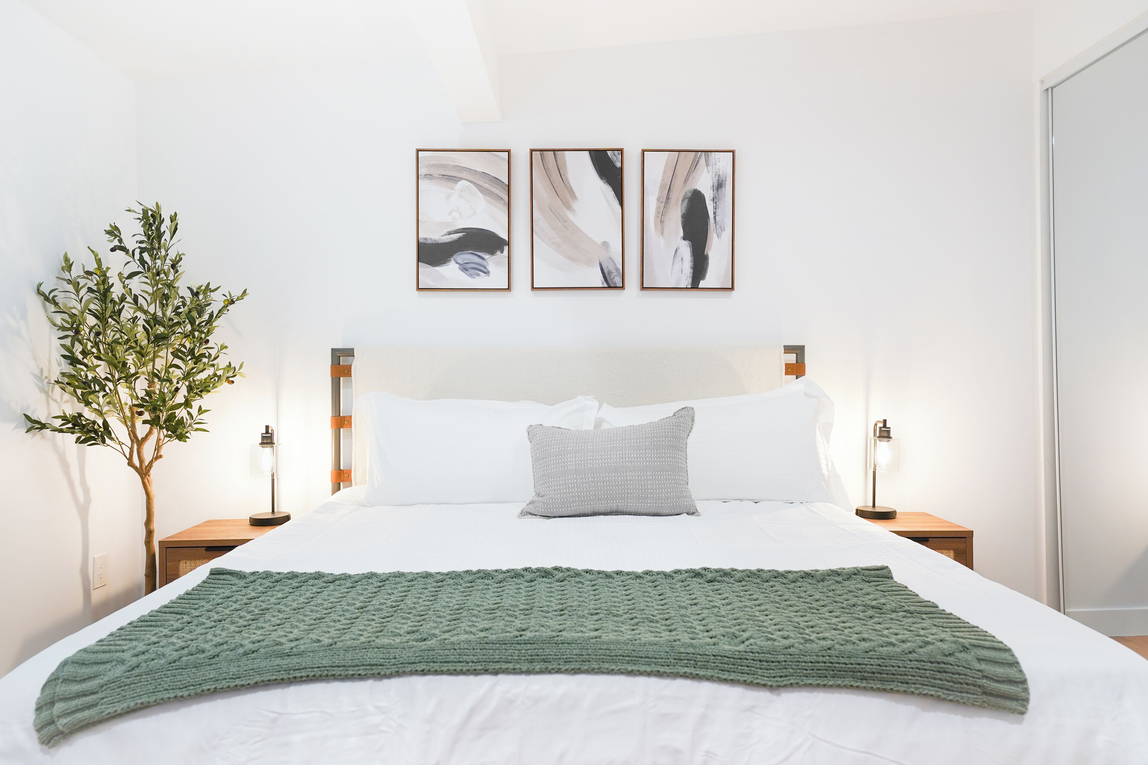 3 bedrooms, iron/ironing board, travel crib, WiFi