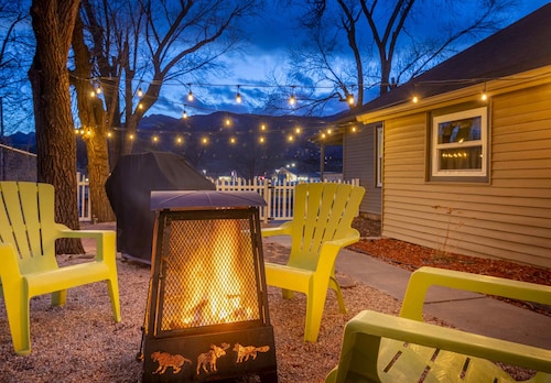 Clean and comfortable with astounding views of Pikes Peak. 