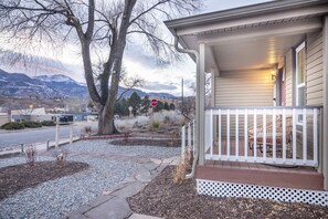Terrace/patio - Clean and comfortable with astounding views of Pikes Peak.  (Colorado Springs)