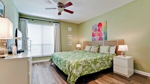 2 bedrooms, free WiFi - Runaway Bay 224 - Anna Maria Island - Condo 2 Bedroom/ 2 Bath, maximum occupancy of 4 people. Community pool. (Bradenton Beach)