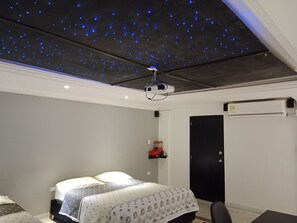 1 bedroom, iron/ironing board, free WiFi, bed sheets - Habitacion Familiar, con Luces y Baño Privado 0102 (Barranquilla)