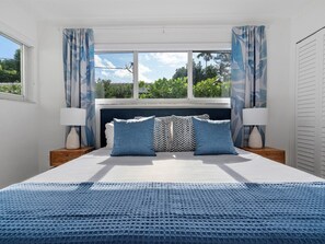 6 habitaciones, tabla de planchar con plancha y cuna de viaje 