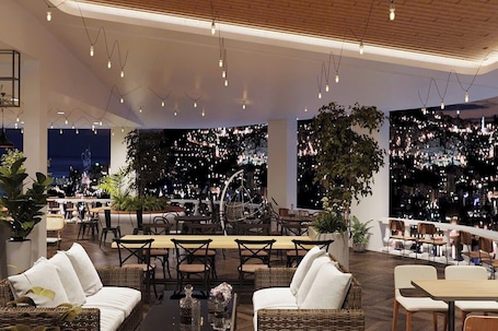 Food court. TAN HANH HOTEL