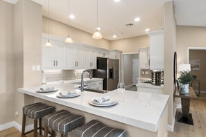 Fridge, microwave, oven, stovetop - Luxury Condo Living in the Perfect North Scottdale Location w/ Heated Pool & Spa (Scottsdale)