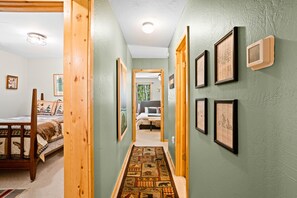 4 bedrooms, WiFi, bed sheets