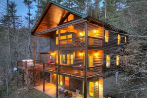 Exterior - Hot tub, lush views, and games! - Blue Ridge Bliss (Morganton)