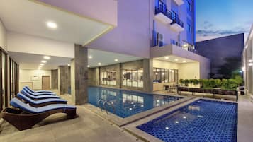 Indoor pool, outdoor pool