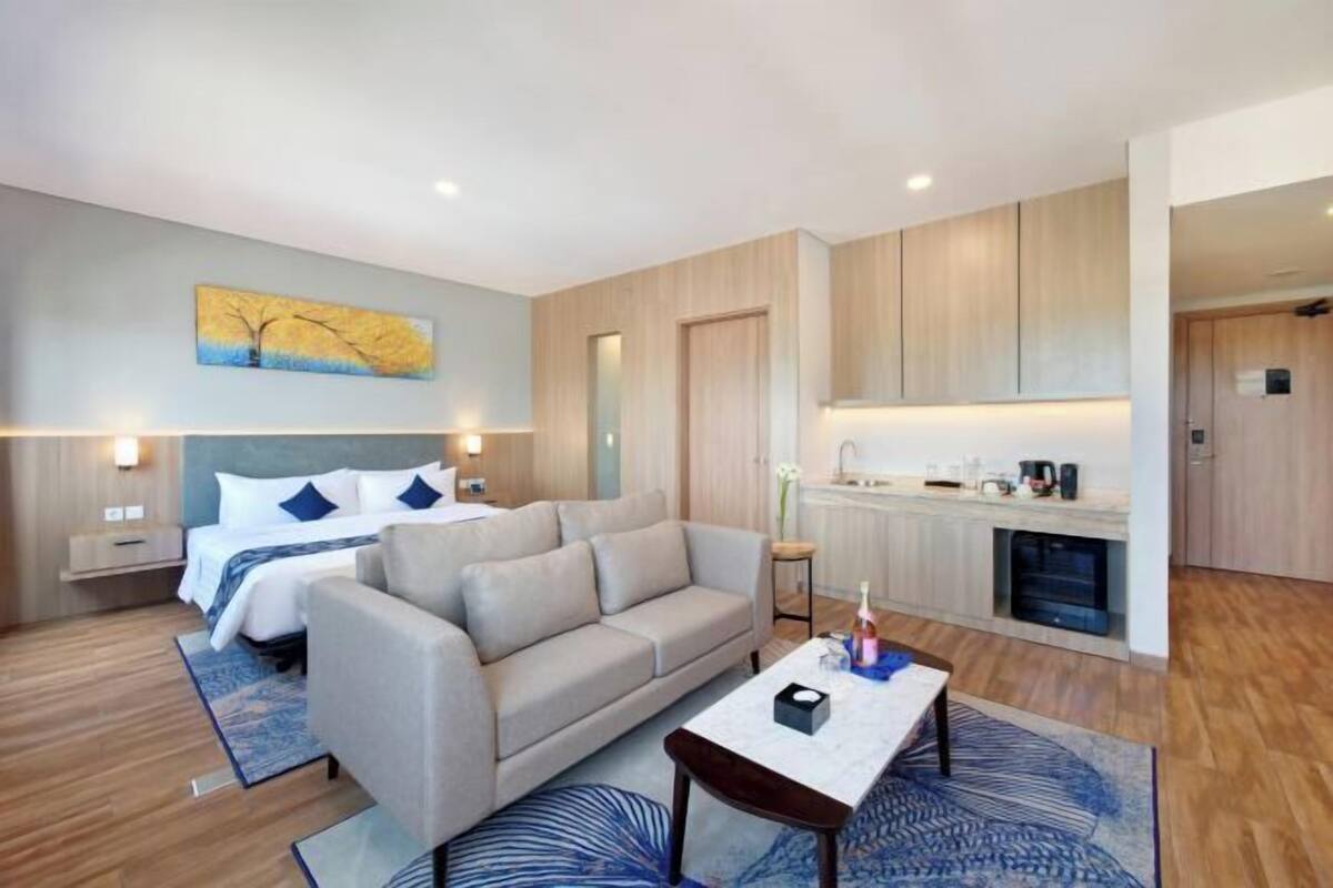 1 bedroom, in-room safe, desk, soundproofing