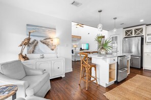 Smart TV, table tennis