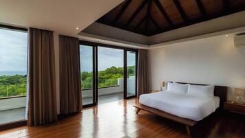 Villa panorámica | 2 dormitorios, caja fuerte, escritorio y cortinas opacas