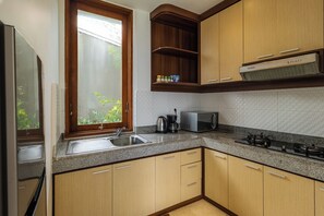 Villa – panorama | Eget kjøkken | Kjøleskap, mikrobølgeovn, kokeplater og oppvaskmaskin