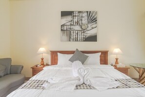 Deluxe Room Balcony with Jungle View | Desk, blackout curtains, free WiFi - Giri Krisna Guest House (Ubud)