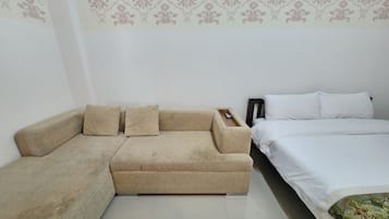 Habitación Deluxe | Escritorio, wifi gratis, ropa de cama