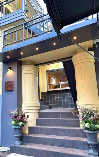 Steps to DDP /Airport Bus 6001 at Doorstep /Bright Design 1BR