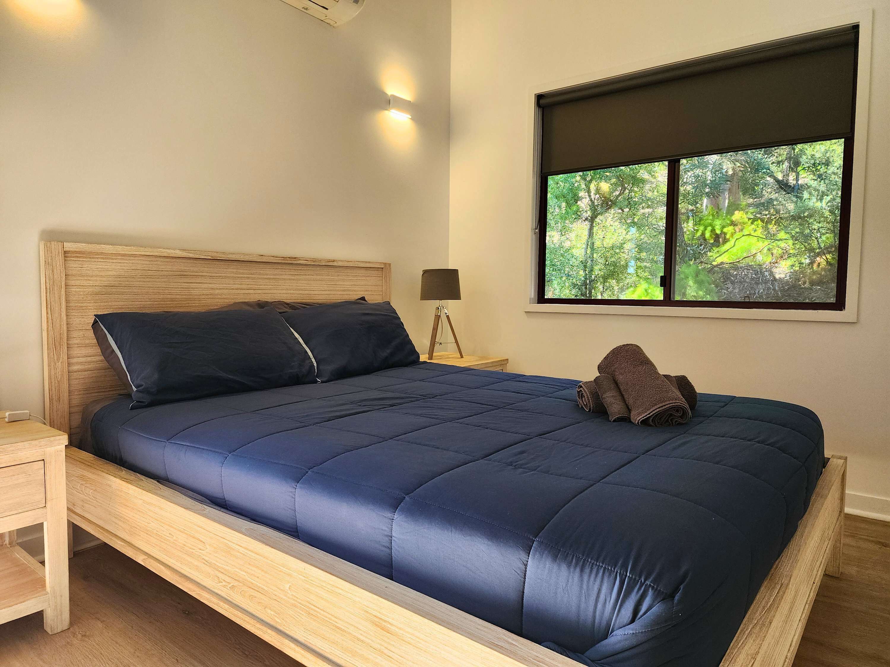 2 soverom, skrivebord, strykejern/-brett og wi-fi