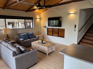 TV, offices - 718 Cooloola Villa, Kingfisher Bay, K'gari, Fraser Island (K'gari)