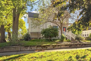 Exterior - The Lighthouse: Large home close to downtown with a hot tub & game room! (South Haven)