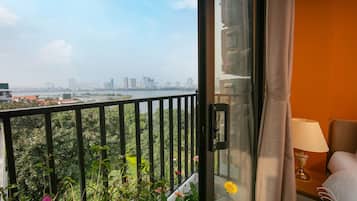 Superior tweepersoonskamer, 1 kingsize bed, balkon, uitzicht op meer | Terras