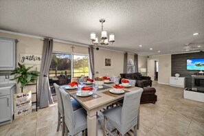 Dining - At Last You can Rent the Perfect Luxury Villa on Not Specified Resort (Orlando)
