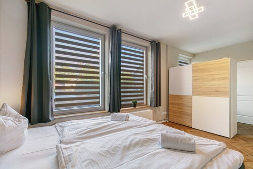 Apartment "Hotel zur Panke 1" with Private Terrace & Wi-Fi