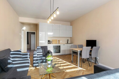 Ferienwohnung "Hotel zur Panke 1" mit privater Terrasse und WLAN