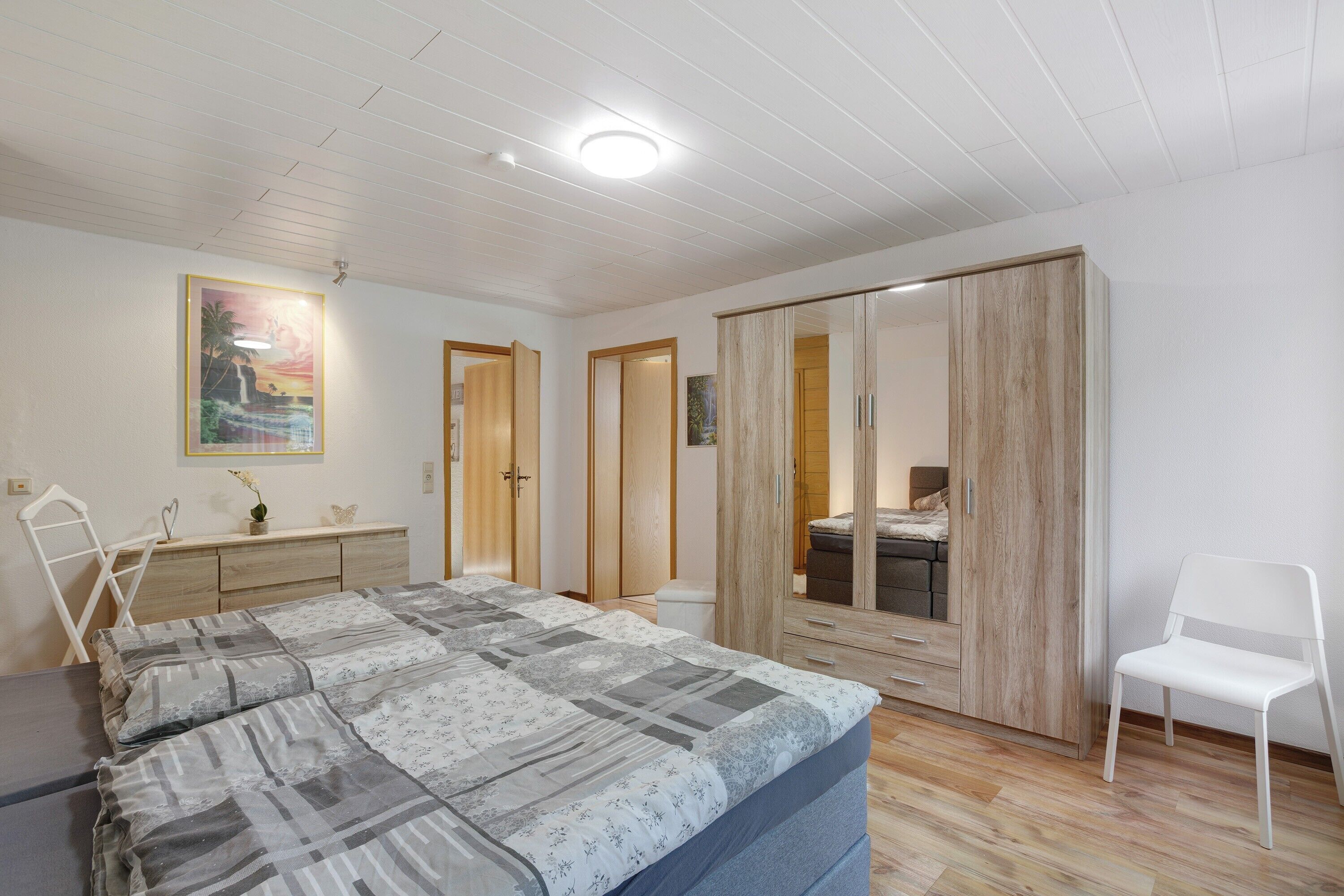 2 slaapkamers, een strijkplank/strijkijzer, gratis wifi, beddengoed