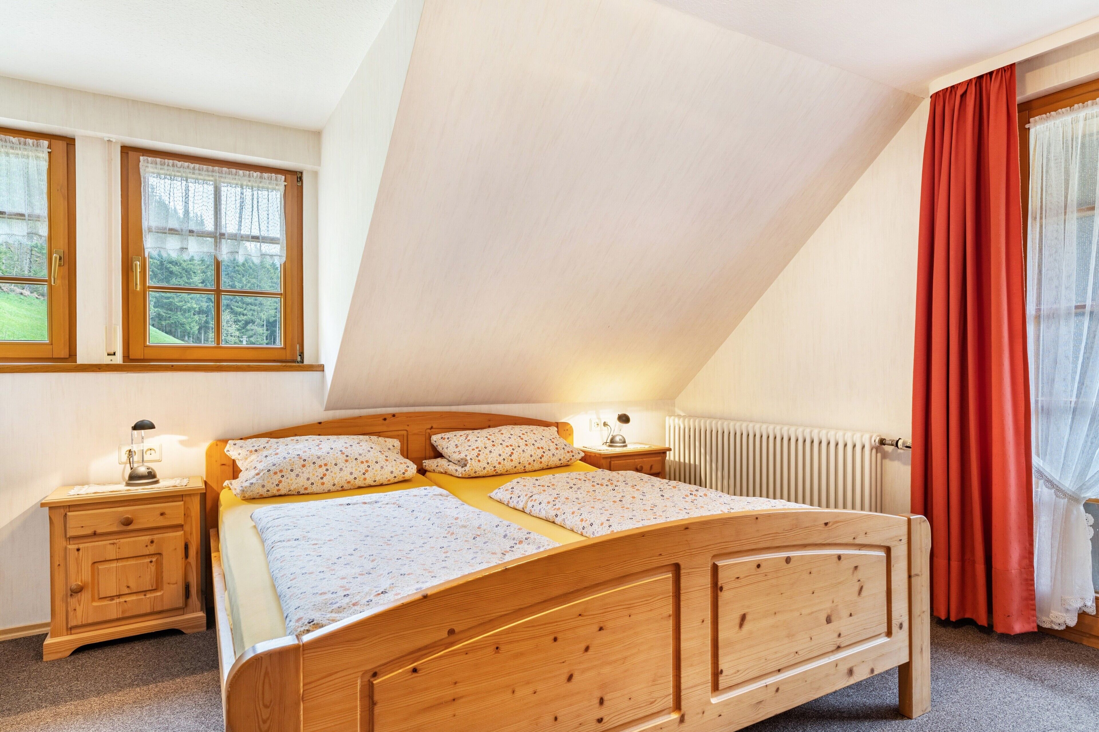 1 slaapkamer, een strijkplank/strijkijzer, gratis wifi, beddengoed