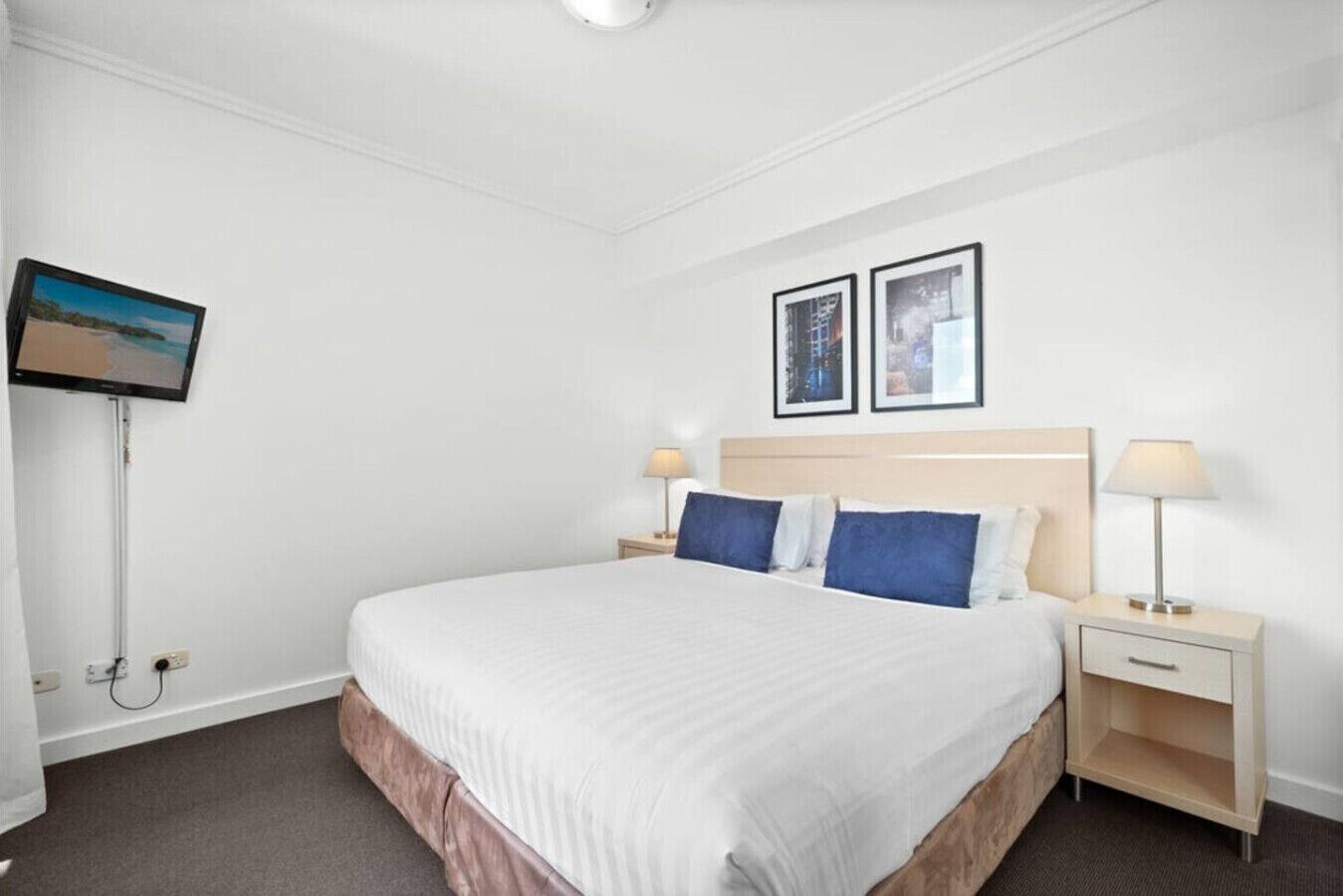 1 bedroom, desk, iron/ironing board, WiFi