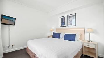 1 bedroom, desk, iron/ironing board, WiFi