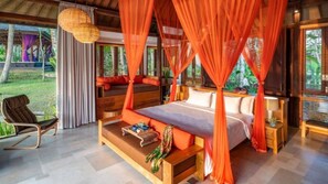 7 bedrooms, WiFi, bed sheets