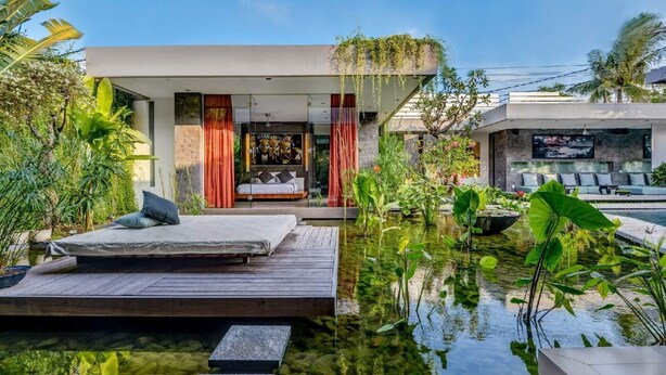 A modern house with a private pool, a deck, and lush greenery. - Beautiful Villa with Private Pool & Sunny Environment, Bali Villa 2138 (Bali)