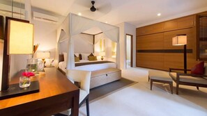 4 bedrooms, desk, Internet, bed sheets