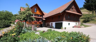 Appartamento 'Ferienwohnung Kasimir Hof' con vista montagna, giardino condiviso e Wi-Fi