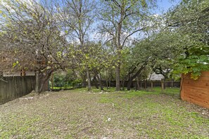 Property grounds - House in the hills W Austin 5 minutes to downtown (Austin)