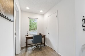 Interior - House in the hills W Austin 5 minutes to downtown (Austin)