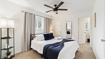 2 bedrooms, desk, iron/ironing board, free WiFi