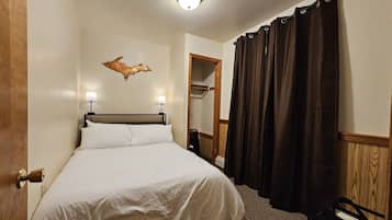 1 bedroom, desk, iron/ironing board, free WiFi