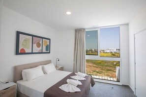 3 bedrooms, iron/ironing board, bed sheets
