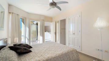 4 Schlafzimmer, Bügeleisen/Bügelbrett, kostenloses WLAN, Bettwäsche