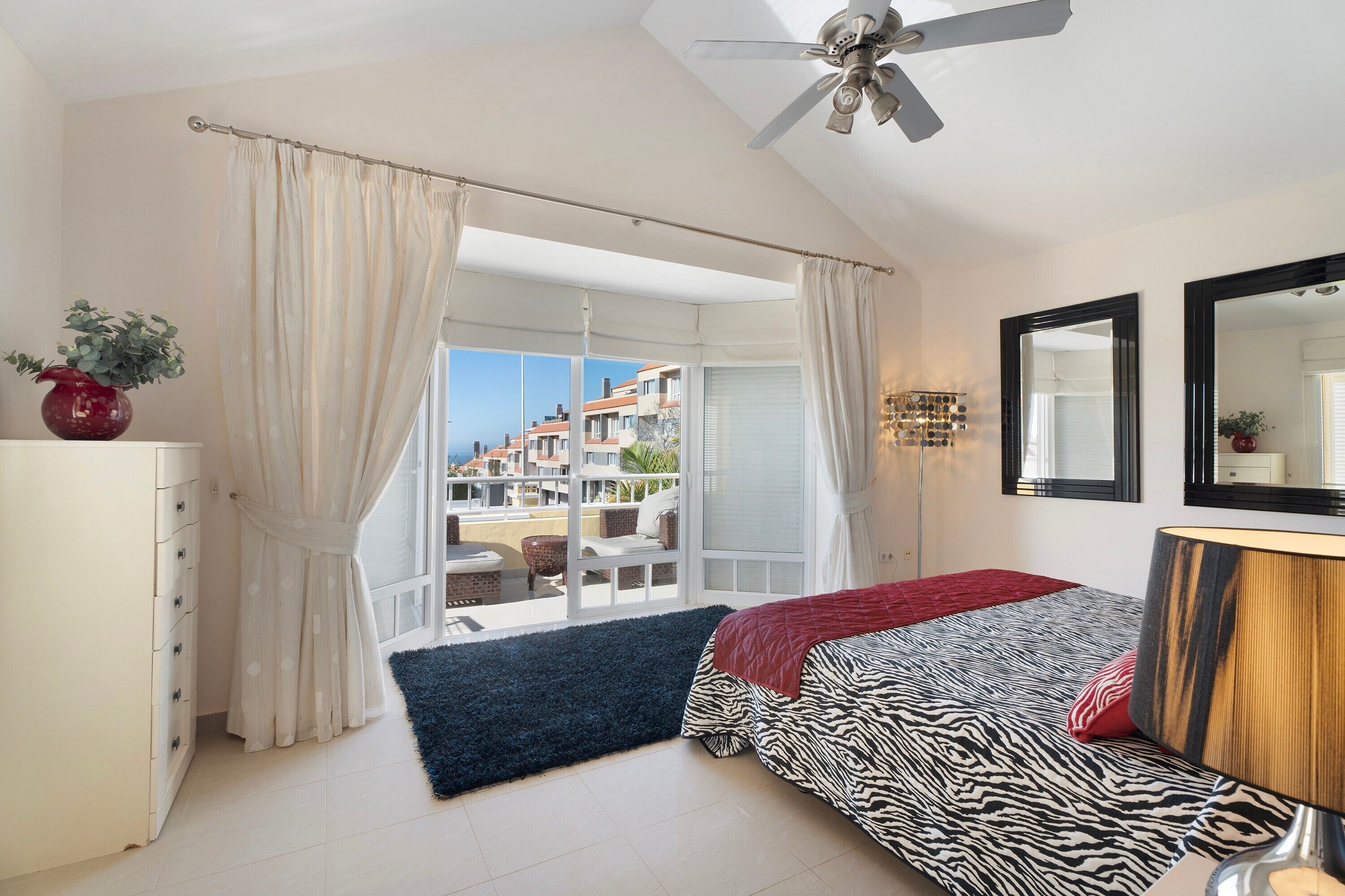 4 sovrum, strykjärn/strykbräda, gratis wi-fi och sängkläder