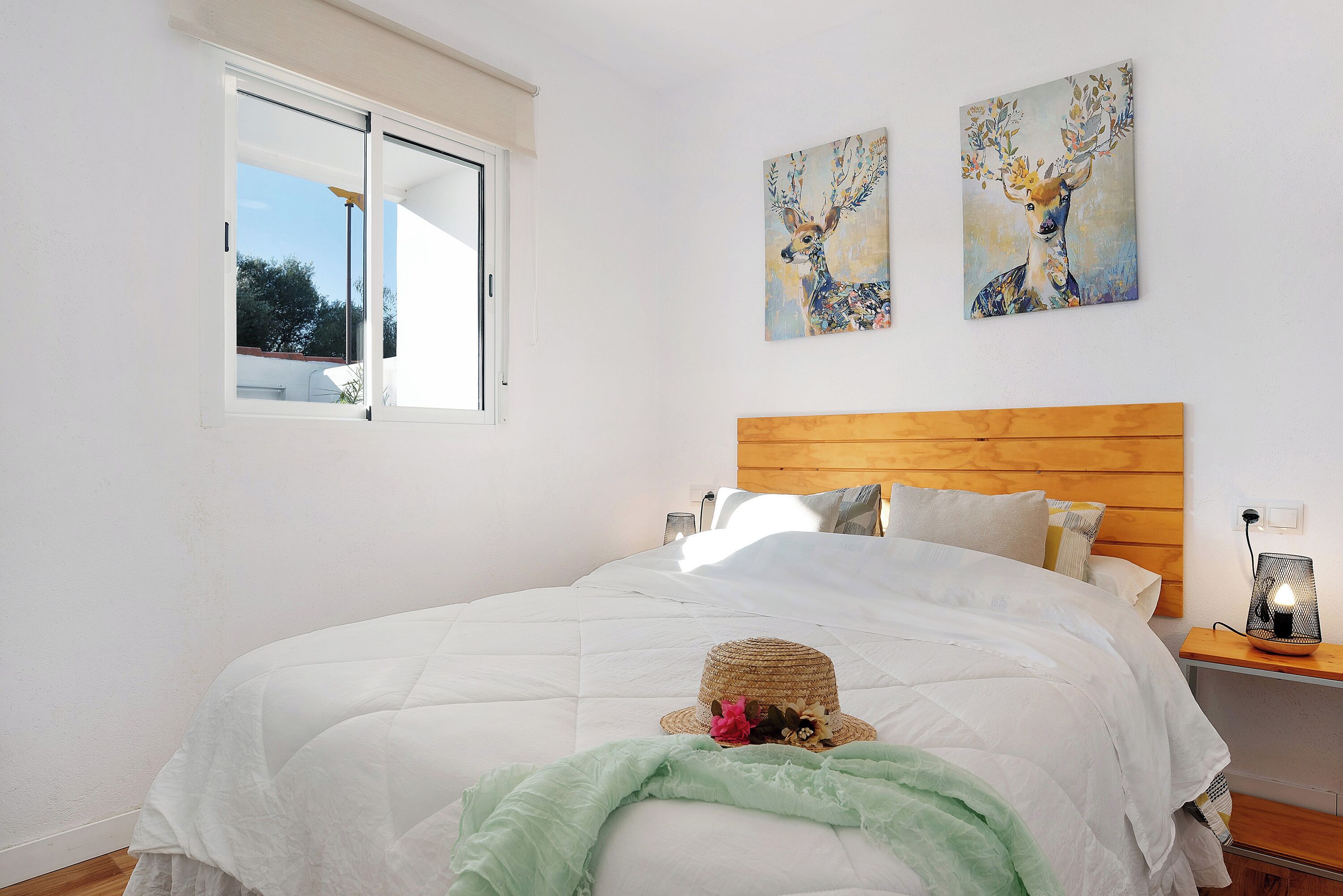 1 slaapkamer, een strijkplank/strijkijzer, gratis wifi, beddengoed