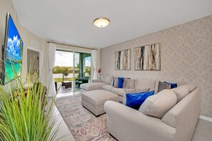 TV - Enjoy a Holiday of a Lifetime in a Luxury Condo on Storey Lake Resort, Orlando Villa 6333 (Orlando)