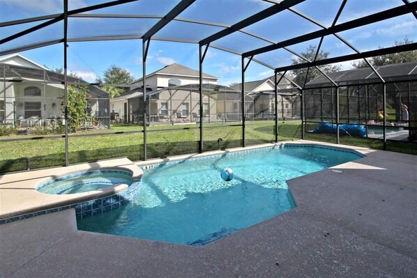 Beheizter Pool