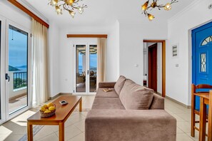 TV - Apartment 'Panorama 2' with Sea View, Wi-Fi and Air Conditioning (Lefkada)