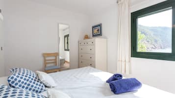 2 chambres, fer et planche Ă repasser, Wi-Fi gratuit, draps fournis