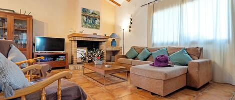 Televisie en een open haard