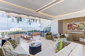 Een smart-tv en een kantoor