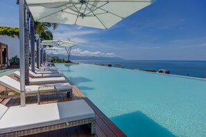 A heated pool - Designer SoHOPV w/th Ocean Views (Puerto Vallarta)